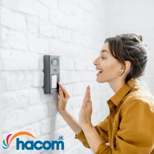 Niekto je za dverami? Hikvision videovr�tnik pozn� odpove�