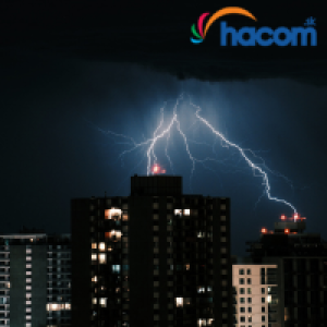 �o robi� po�as b�rky: Ako ochr�ni� spotrebi�e v dom�cnosti pred z�sahom blesku