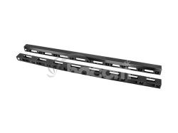 VERTIK�LNY PANEL NA VEDENIE K�BLOV 42U PRE 19" VO AK-1210-B
